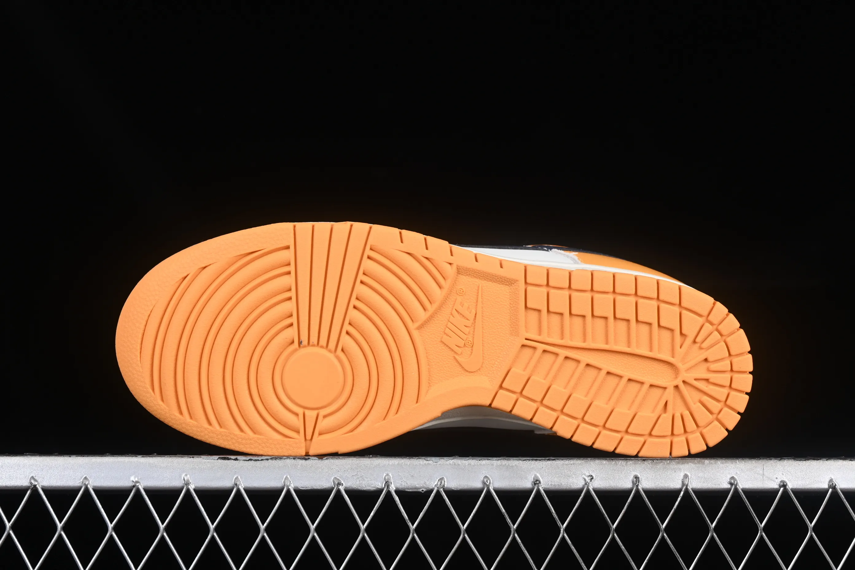 All categories Nk SB Dunk series Nk SB Dunk Low low-top sneakers Nk Dunk Low "Wear and Tear" distressed white orange SB low-top sports and leisure sneakers FN3418-100